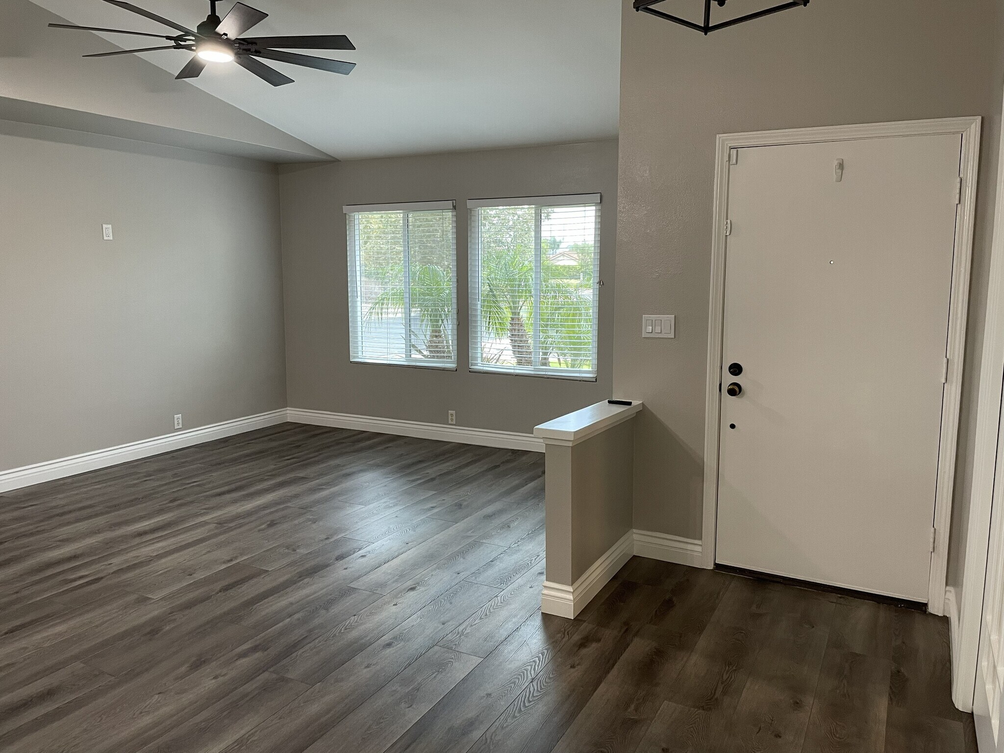 Building Photo - 4704 Penrose Ave