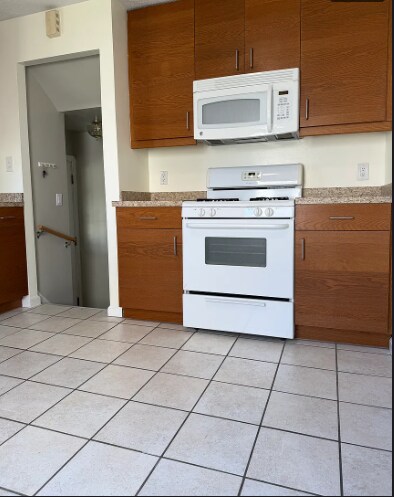 Building Photo - 3775 W 210th St