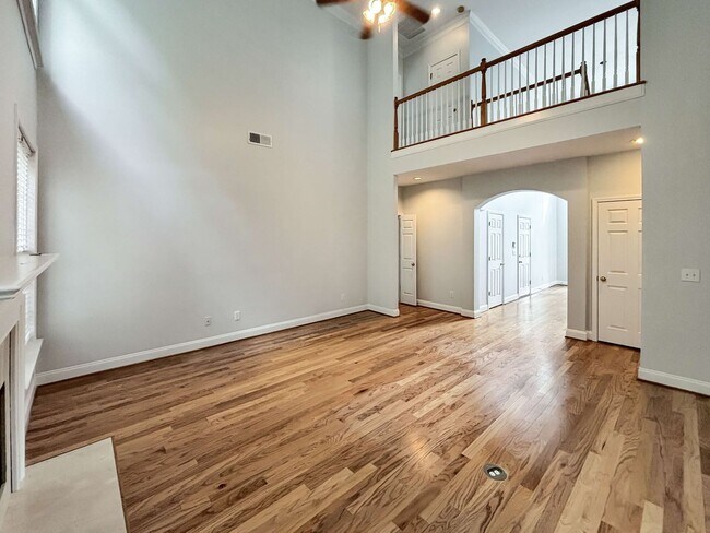 Building Photo - Gorgeous Home in Mableton