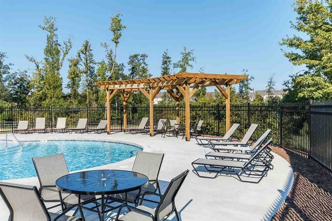 Building Photo - Main Floor Owner's Suite PLUS Main Floor G...