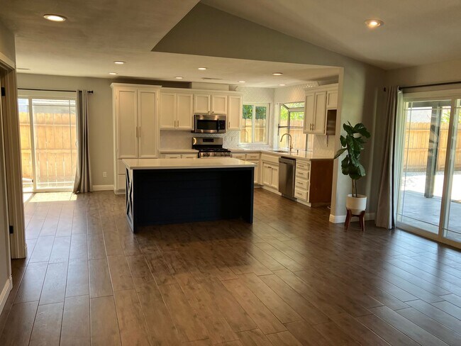 Building Photo - 3305 Soda Canyon Dr