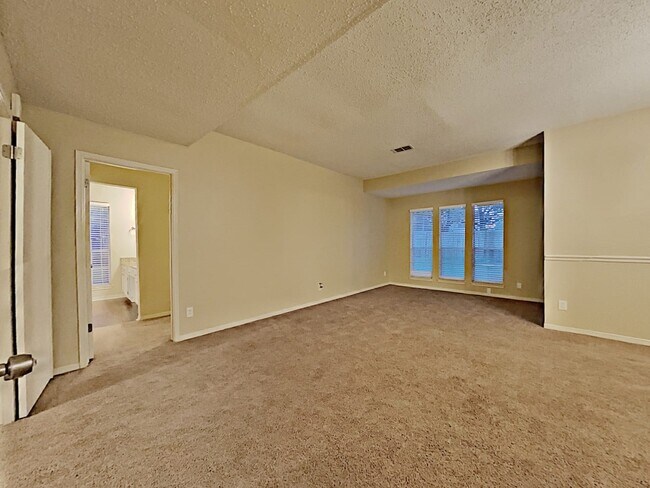 Building Photo - 18083 Glenledi Dr