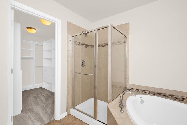 Building Photo - $500 Off to lease by November 15th! 4 Bedr...