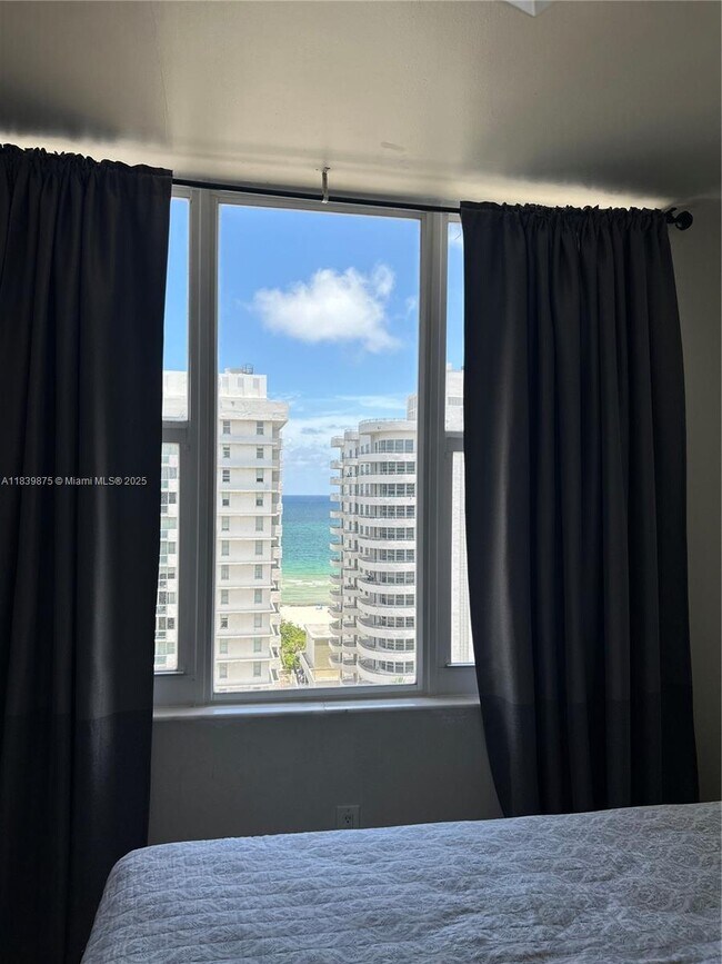 Building Photo - 5600 Collins Ave