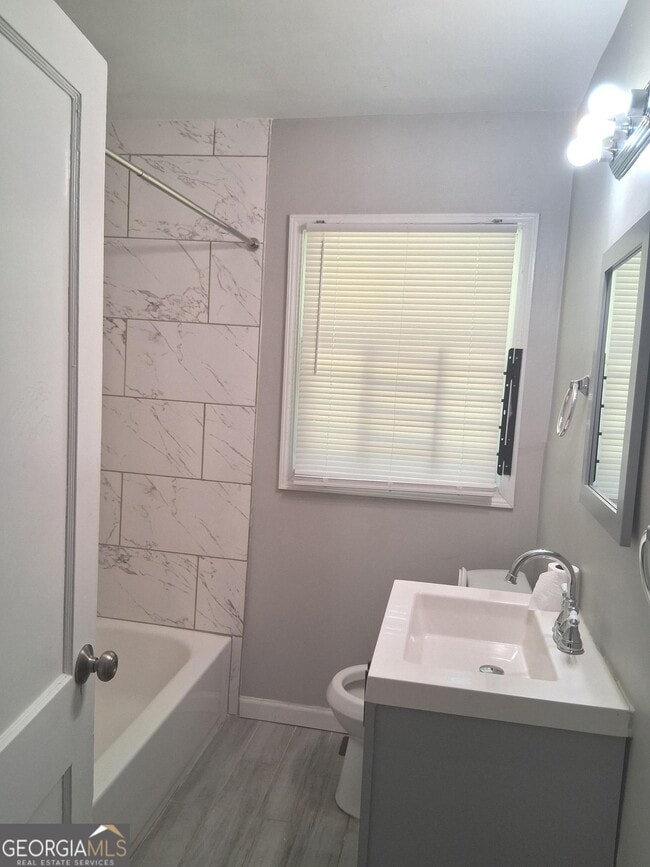 Building Photo - 2078 E Lilac Ln