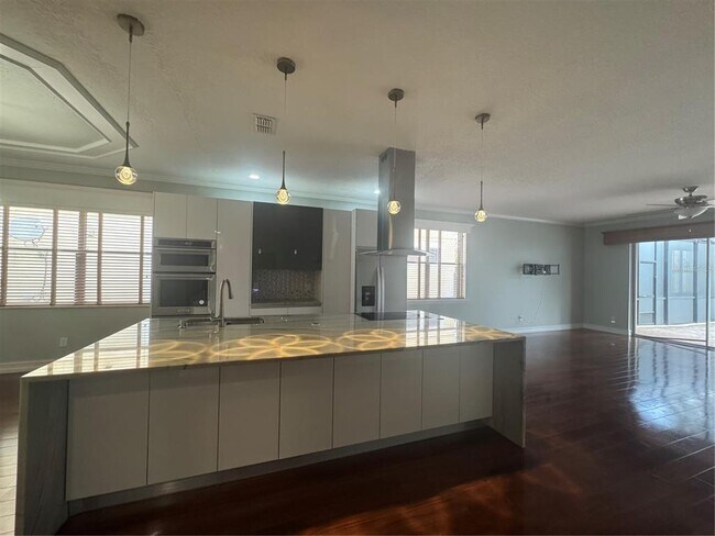 Building Photo - 11745 Via Lucerna Cir