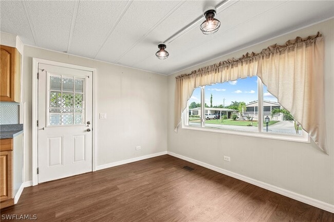 Building Photo - 40 Lemans Dr