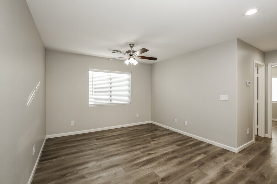 Building Photo - 5260 Judkins Dr