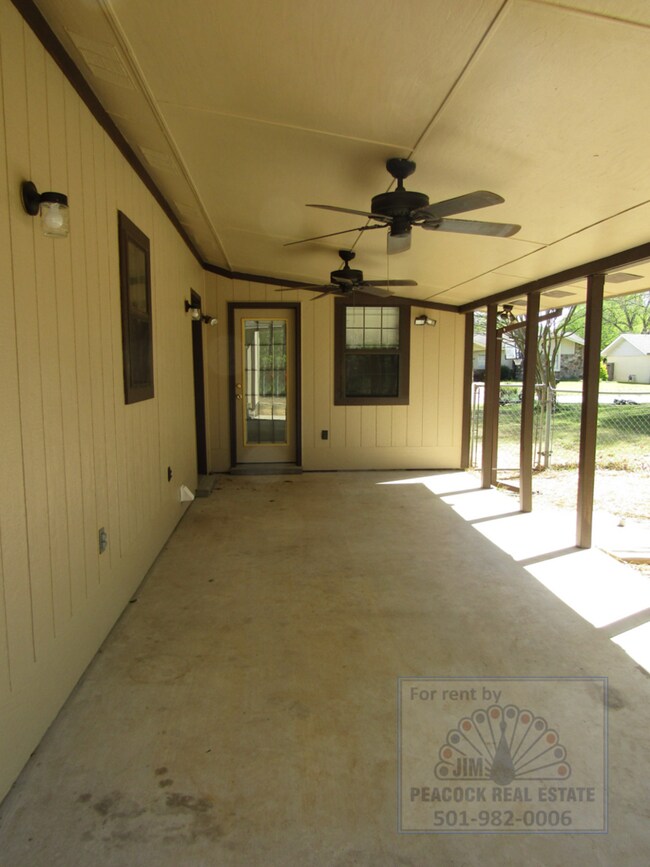 Building Photo - 42 Creekridge Cir