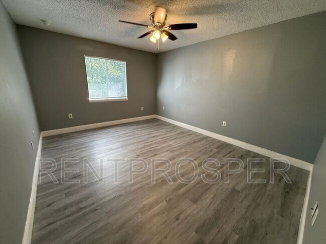 Building Photo - 4305 S Semoran Blvd