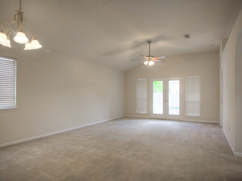 Building Photo - 3374 Guernsey Ct