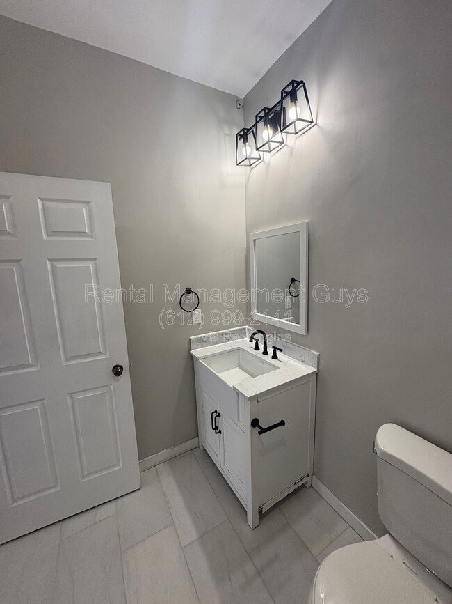 Building Photo - 1500 W Broadway