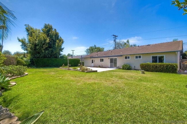 Building Photo - 1729 Lahoud Dr