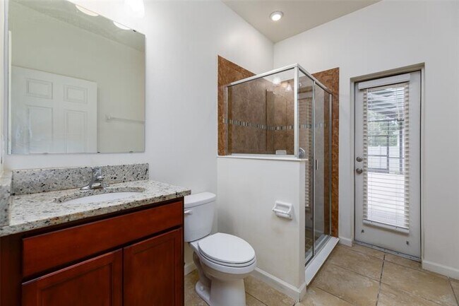 Building Photo - 632 Stonebriar Dr