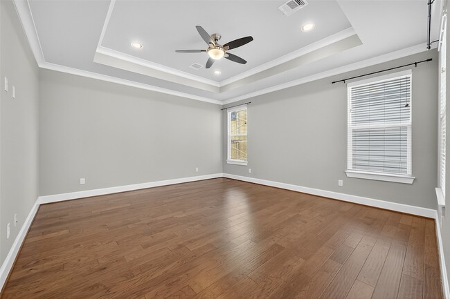 Building Photo - 1624 W 24th St