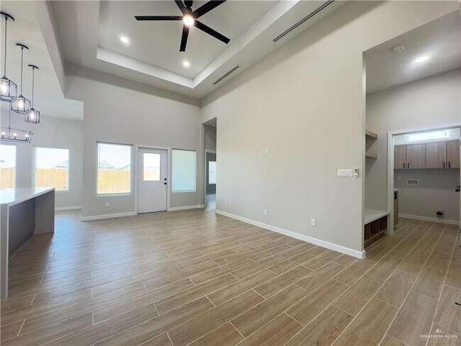 Building Photo - 1003 Durango Dr
