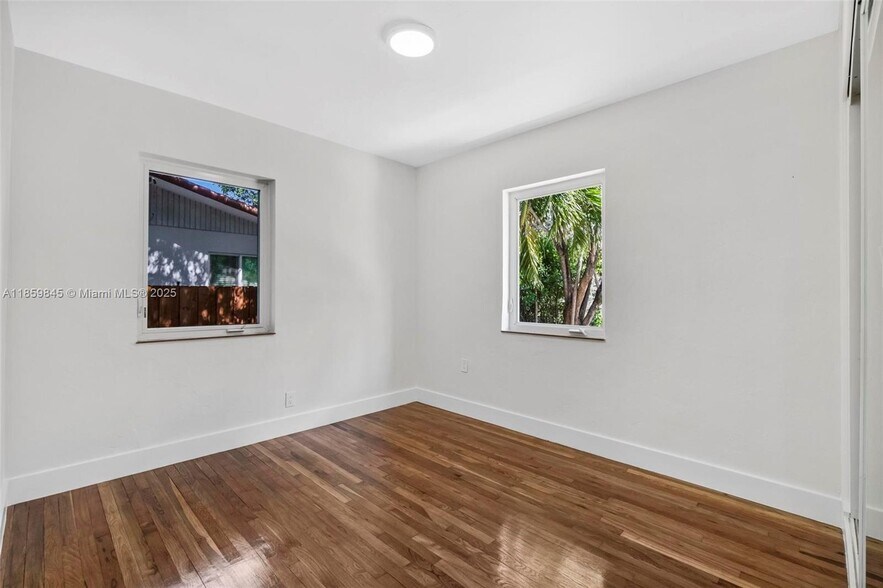 Building Photo - 6437 SW 14th St