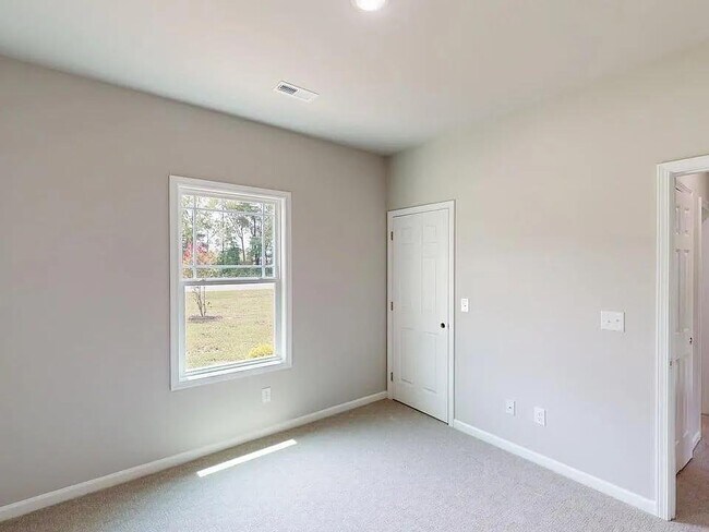Building Photo - 225 Swinson Dr