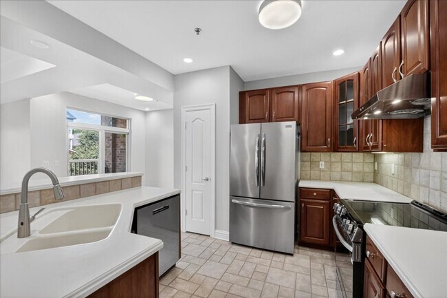 Building Photo - 500 North and South Rd