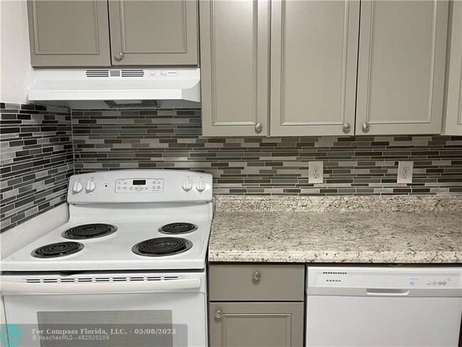 Primary Photo - 2180 NE 67th St