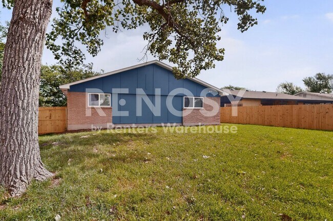 Building Photo - Carrollton GEM Ready For Move-in  ****Rent Concession - 2nd Month Free****