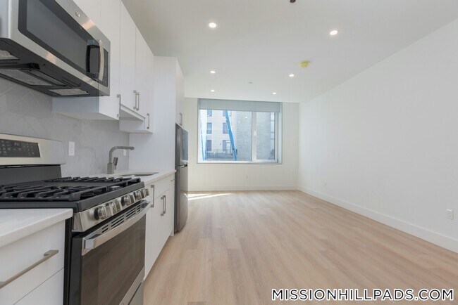 Primary Photo - 1127 Harrison Ave