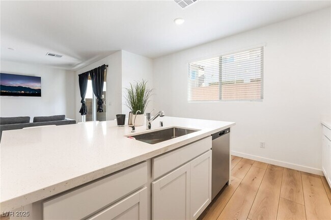 Building Photo - 2960 Gaffer Film St