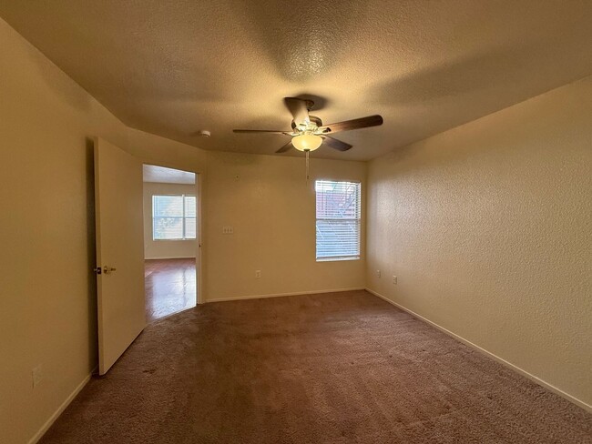 Building Photo - TWO BEDROOM TWO BATH GROUND FLOOR CORNER C...