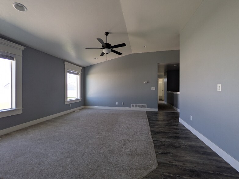 Building Photo - 4153 E Marlin Ave