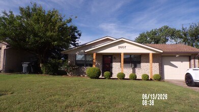 Building Photo - Fantastic house on the eastside of Lawton