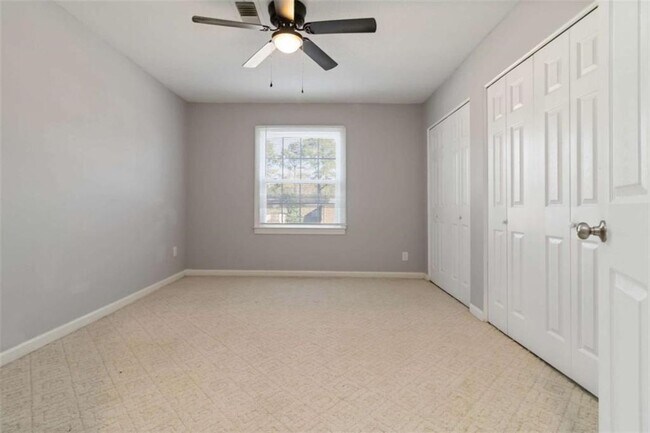 Building Photo - 46 Le Parc Fontaine