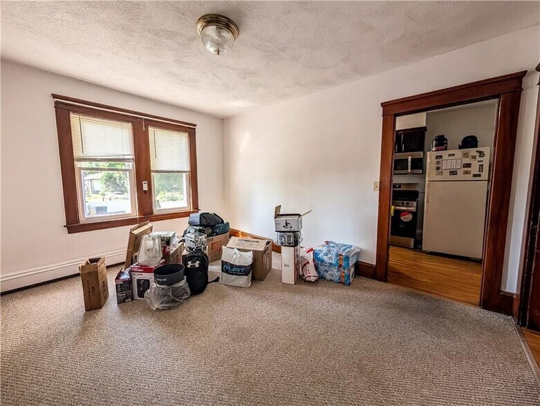 Building Photo - 1423 Manville Rd