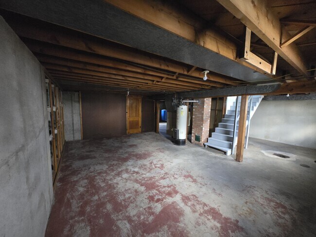 Building Photo - 11 Ball Ln