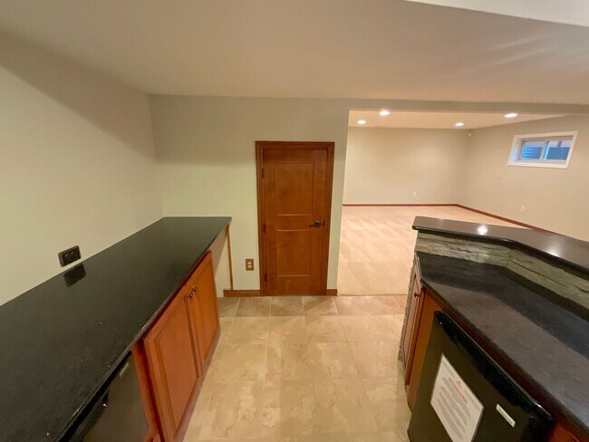 Building Photo - 4 Bedroom Home Available Near S Academy Bl...