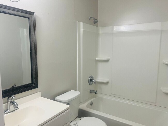 Building Photo - 131 Wall St