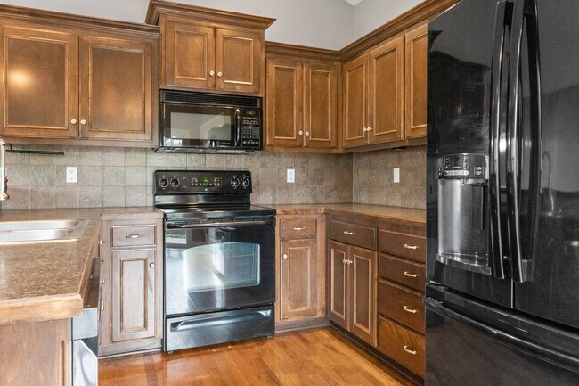 Building Photo - 11141 S Woodsonia Dr