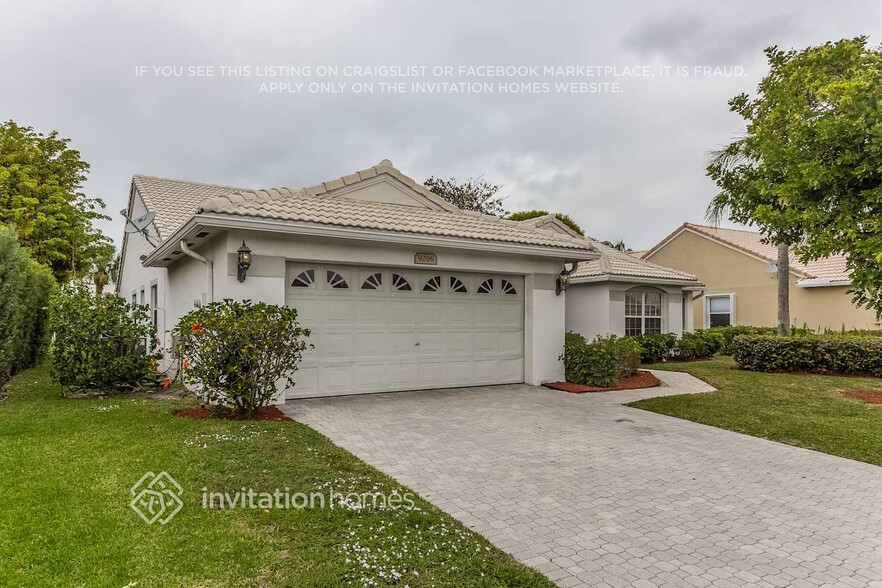 Building Photo - 9296 Lake Serena Dr