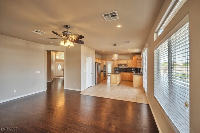 Building Photo - 1740 Flores Ln