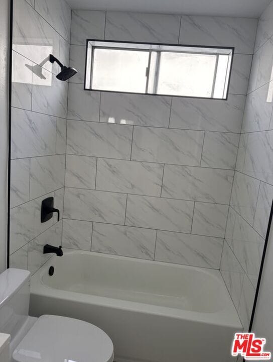 Building Photo - 817 N Hudson Ave