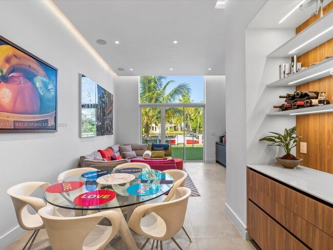 Building Photo - 3753 NE 214th St