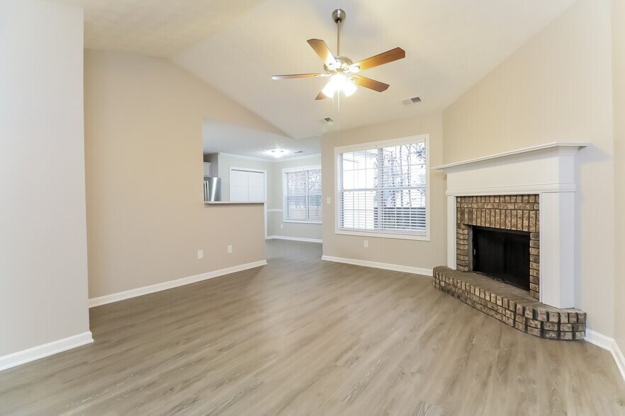 Building Photo - 308 Kellys Walk