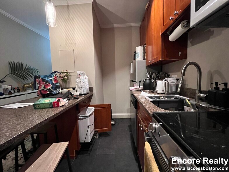 Building Photo - 19 Garrison St