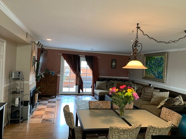 Great family space - 4315 W 145th St