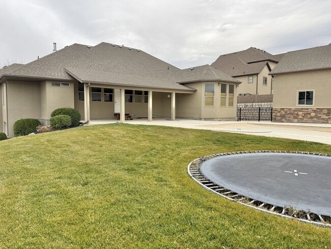 Building Photo - 14328 S Log Home Ln