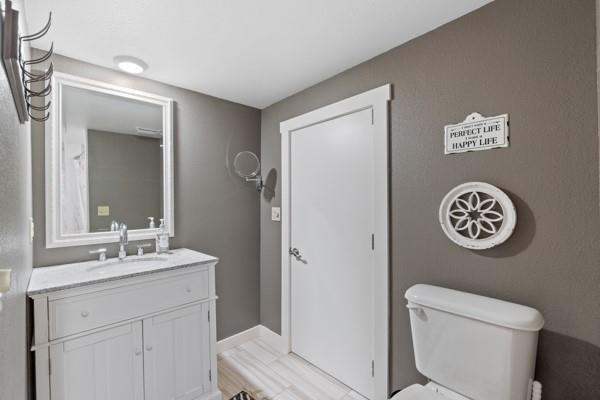 Building Photo - 60 Crescent Dr