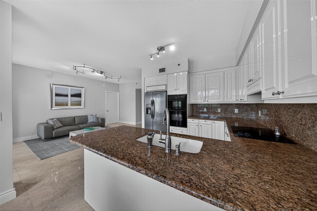 Building Photo - 3700 S Ocean Blvd