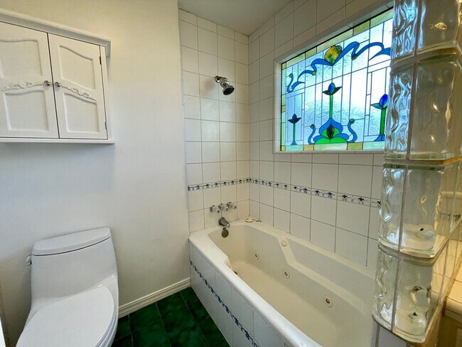 Building Photo - Adorable Two-Bedroom in the Hillcrest Area of Pacific Grove!