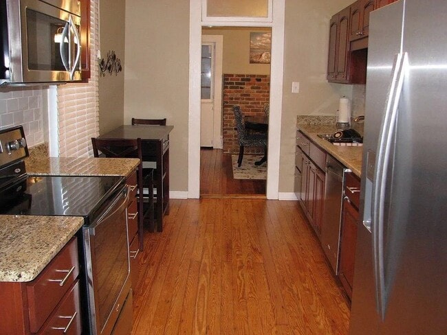 Building Photo - 209 E Monroe St