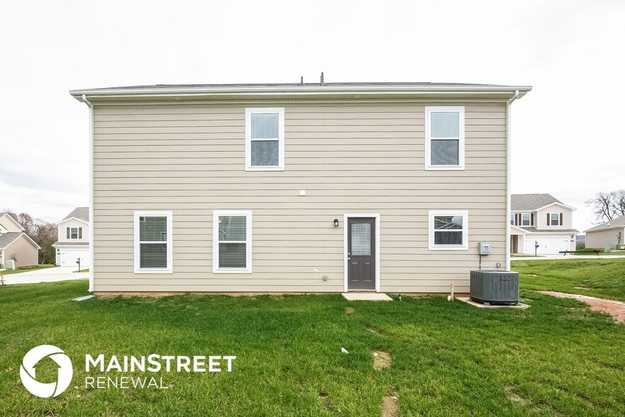 Building Photo - 2520 Queen Bee Dr