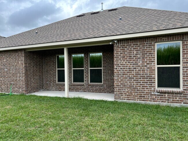 Building Photo - 220 Tall Oaks Ln